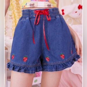 Romwe Strawberry Embroidery Ruffle Hem Denim Shorts - Size: Large